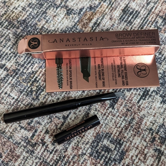 Anastacia Brow Definer Pencil in Medium Brown mini with spoolie brush - Picture 7 of 7